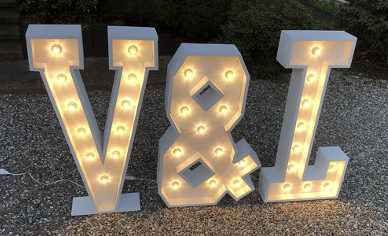 Lettre géante lumineuse au choix blanche